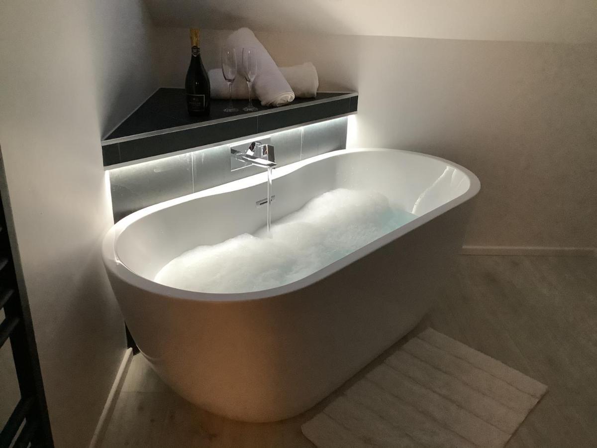 Little London Bed & Breakfast And Glamping Pod Hotel Abercraf Kültér fotó